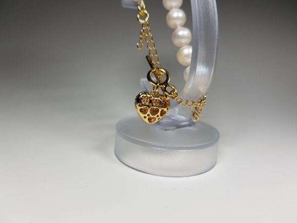 braxioli me fysika margaritaria kai motif karfia me zircon lavriostone
