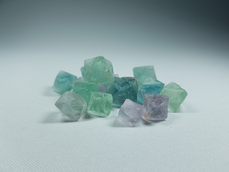 Οκτάεδρος φθορίτης - Octahedral Fluorite Cr59 Lavriostone