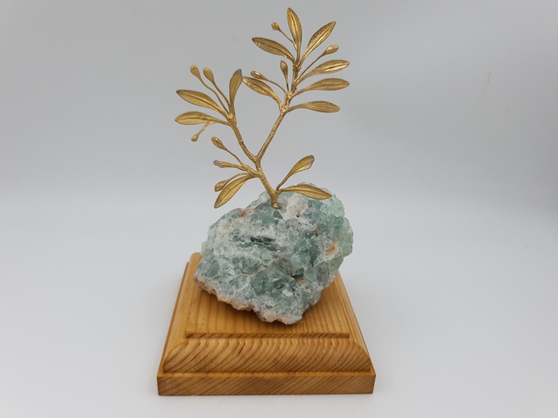 Δέντρο brass πάνω σε φθορίτη-tree brass on fluorite-st10 Lavriostone