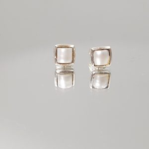 Ασημένια καρφωτά σκουλαρίκια με μαργαριτάρια-EAR64 Lavriostone