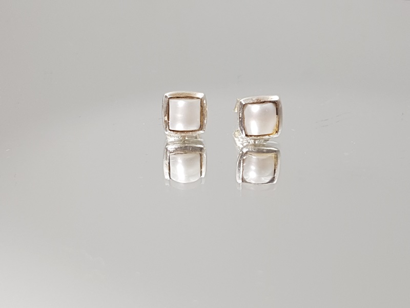 Ασημένια καρφωτά σκουλαρίκια με μαργαριτάρια-EAR64 Lavriostone