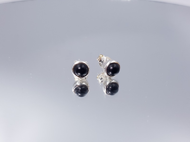 Ασημένια καρφωτά σκουλαρίκια με μαύρο όνυχα-EAR11 Lavriostone