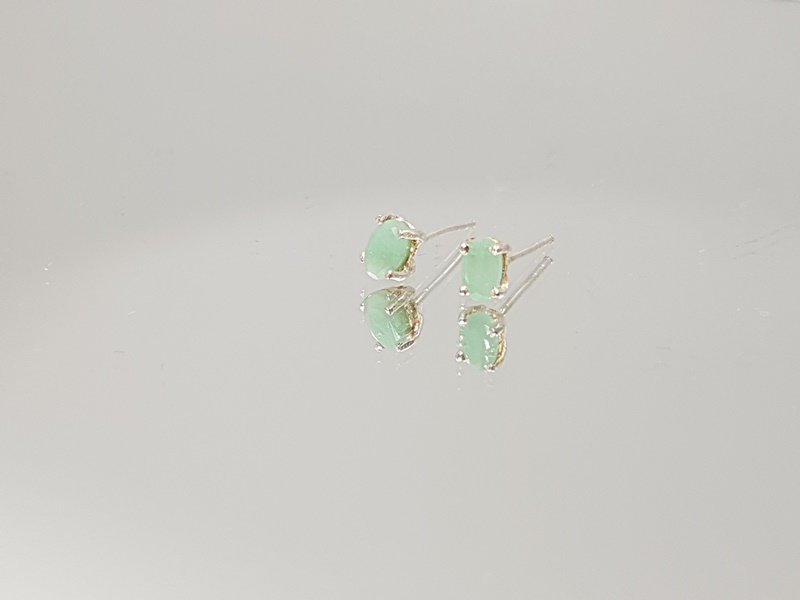 Ασημένια καρφωτά σκουλαρίκια με σμαράγδια-EAR65 Lavriostone