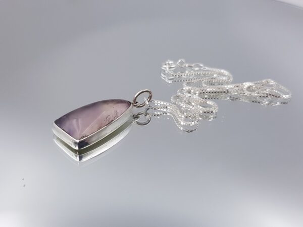 Μενταγιόν με φθορίτη (fluorite)-UC20 Lavriostone