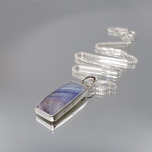 Μενταγιόν με φθορίτη (fluorite)-UC5 Lavriostone