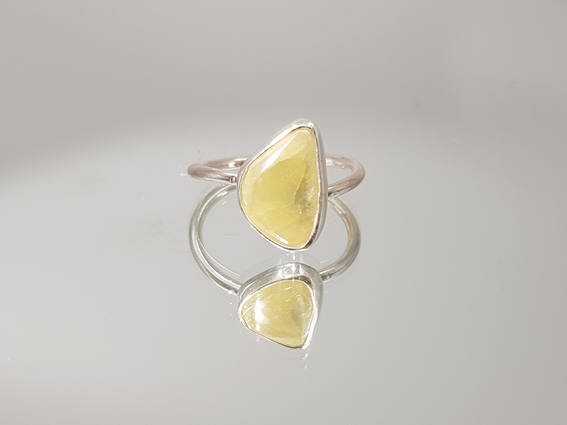 Χειροποίητο δαχτυλίδι με κίτρινο Αραγωνίτη_UC61 Lavriostone