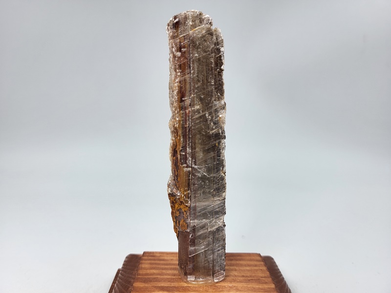 Σεληνίτης σε ξύλινη βάση_BM12 Lavriostone