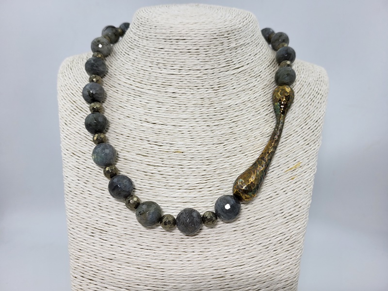 Κολιέ με Λαβραδορίτη Labradorite_UC213 Lavriostone