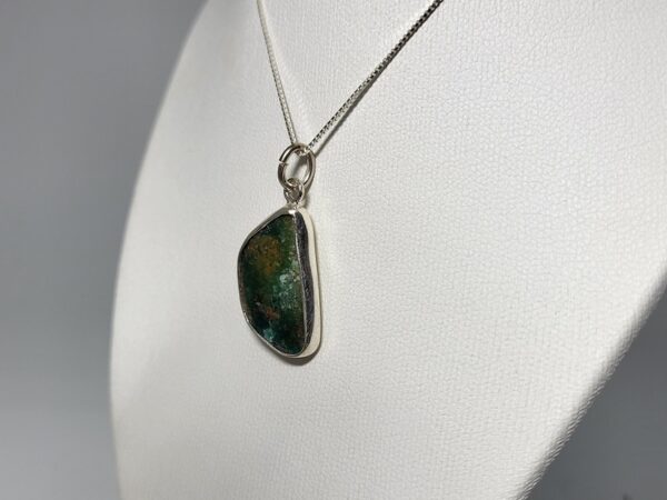 Μένταγιόν με cuprian Αδαμίτη (Adamite)_UC242 Lavriostone