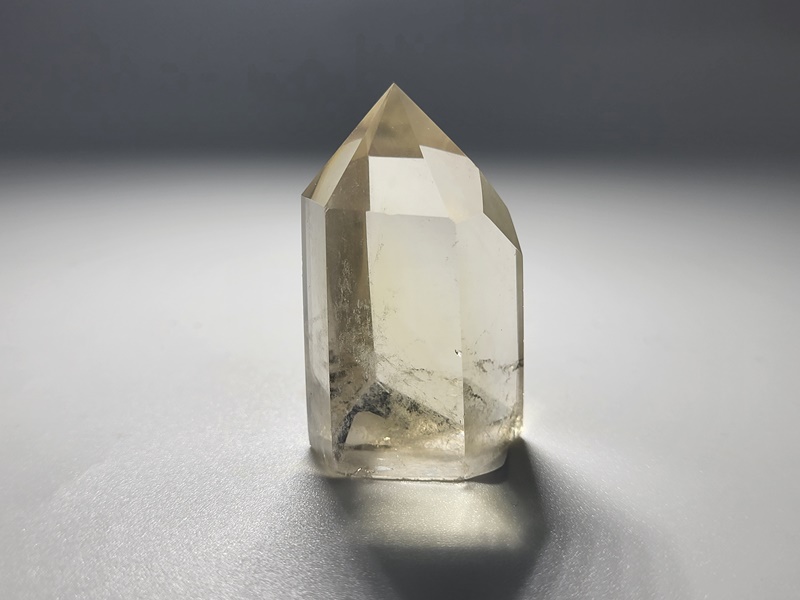 Point Κιτρίνη_P124 Lavriostone