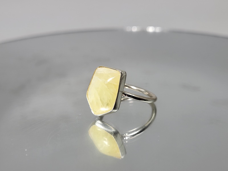 Χειροποίητο δαχτυλίδι με κίτρινο Αραγωνίτη_UC272 Lavriostone