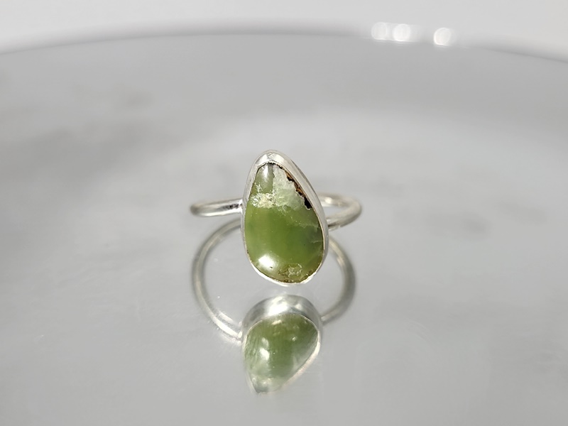 Χειροποίητο δαχτυλίδι με πράσινο σμιθσονίτη_UC284 Lavriostone
