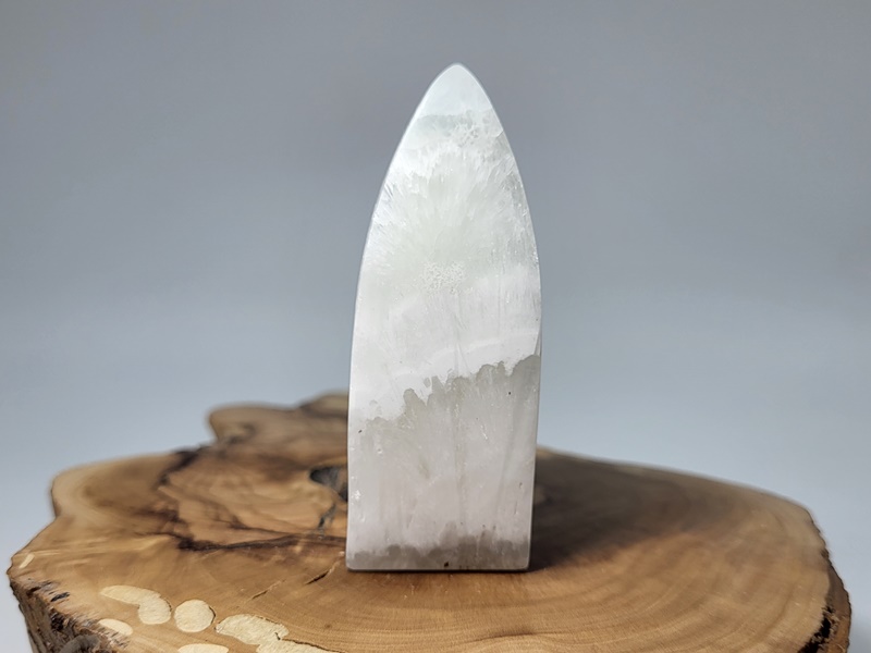 Point Λευκού Καλσίτη_P145 Lavriostone