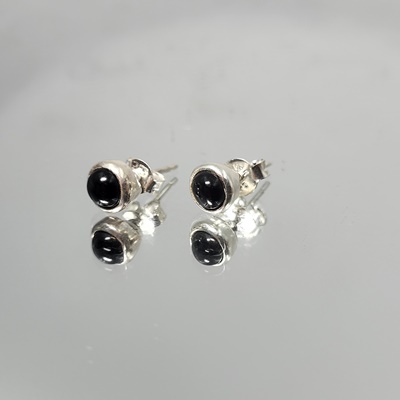 Ασημένια καρφωτά σκουλαρίκια με Μαύρο Όνυχα-EAR111 Lavriostone