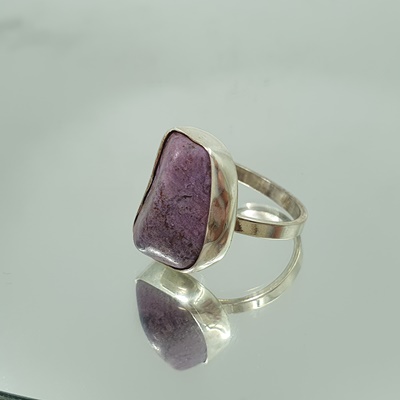 Ασημένιο δαχτυλίδι με Σουγκιλίτη_R238 Lavriostone!
