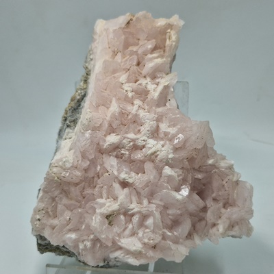 Μαγγανοκαλσίτης_Min2294 Lavriostone