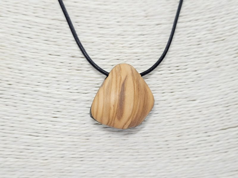 kolie-Hematite-me-xilo-elias-MN55-lavriostone