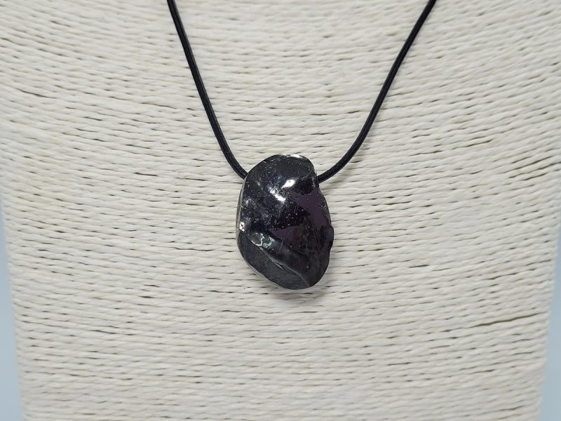 kolie-Hematiti-me-xilo-elias-MN61-lavriostone