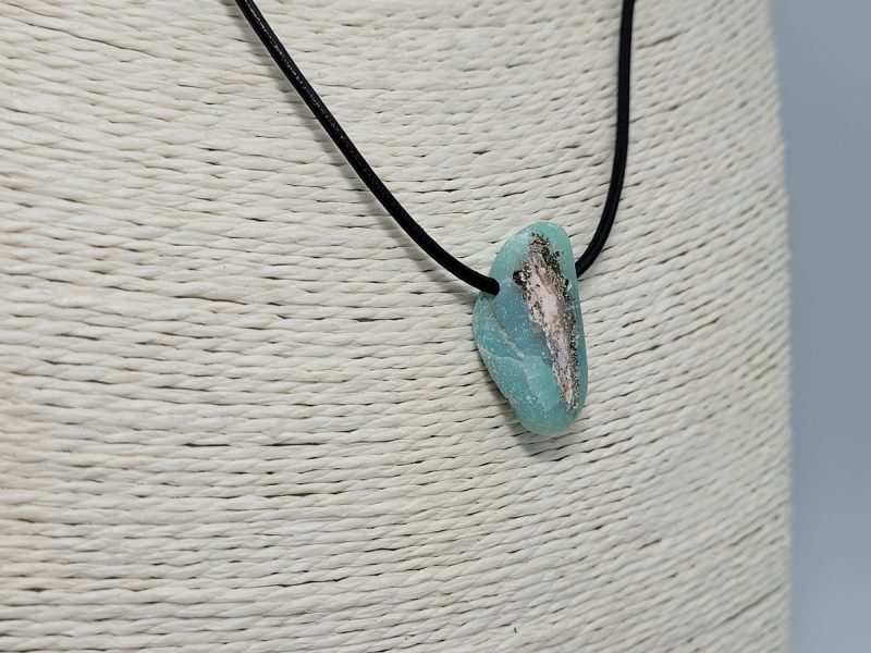 kolie-smithsonite-me-derma-MN12-lavriostone
