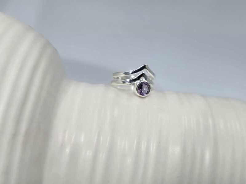 daxtylidi-me-amethysto-r276-lavriostone