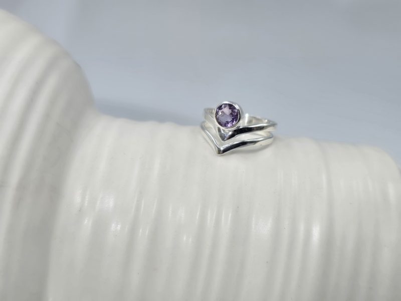 daxtylidi-me-amethysto-r276-lavriostone
