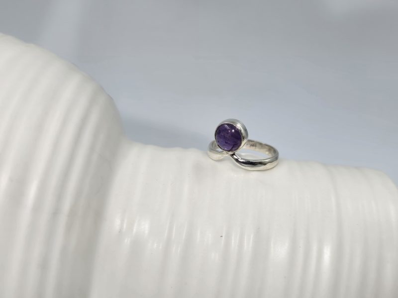 daxtylidi-me-amethysto-r279-lavriostone