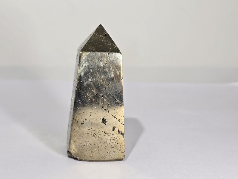 Point_σιδηροπυρίτη_P420_lavriostone