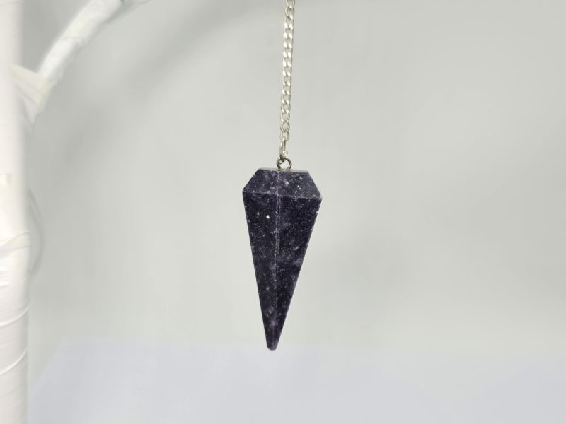 ekkremes_lepidolithos_pd150_lavriostone