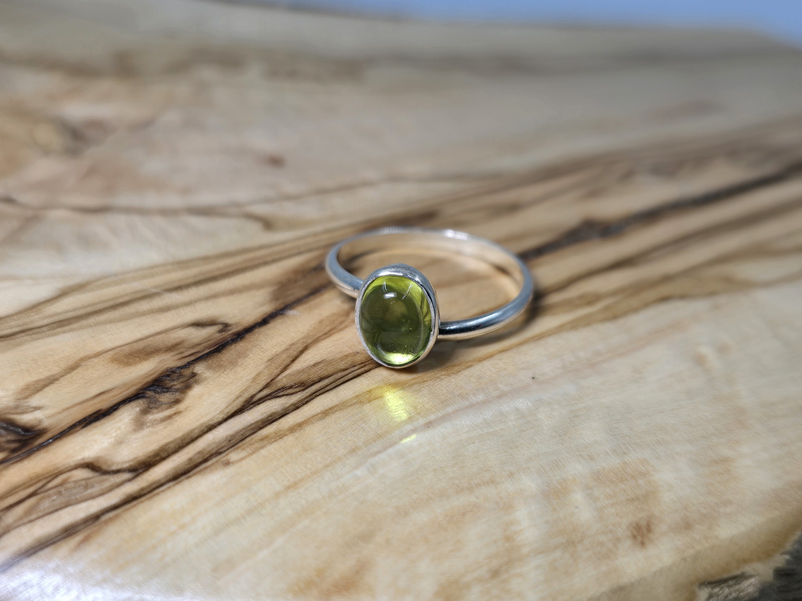 dachtilidi-me-peridoto-r314-lavriostone dachtilidi-me-peridoto-r314-lavriostone