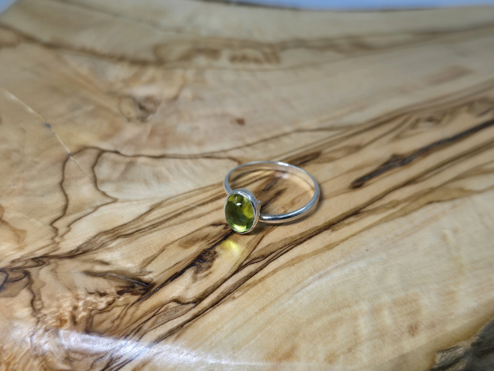 dachtilidi-me-peridoto-r314-lavriostone dachtilidi-me-peridoto-r314-lavriostone