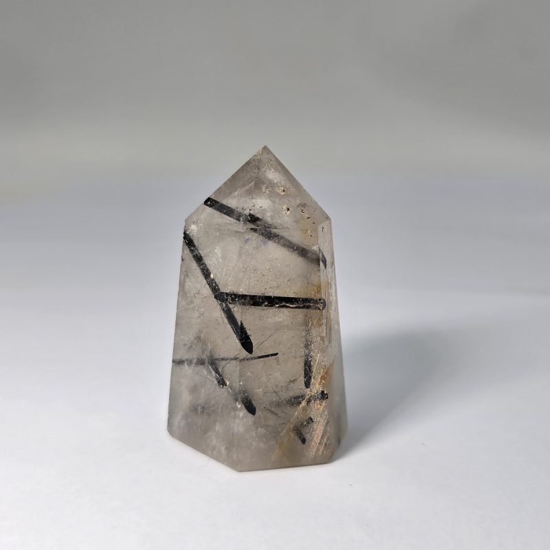 Point_chalazia_me_tourmalini_P421_lavriostone