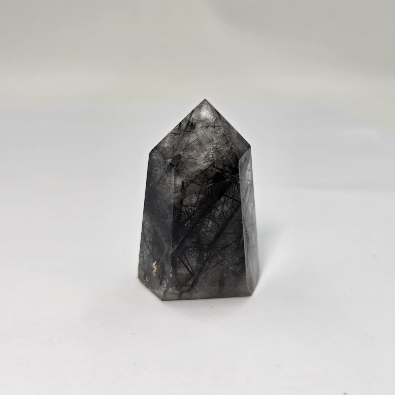 Point_chalazia_me_tourmalini_P424_lavriostone