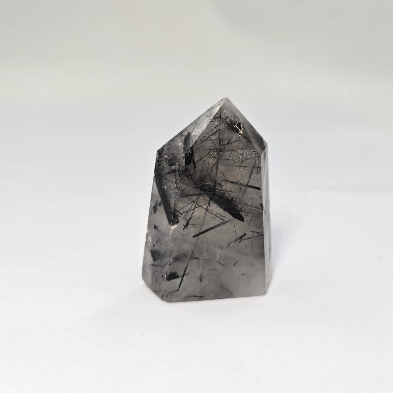 Point_chalazia_me_tourmalini_P427_lavriostone