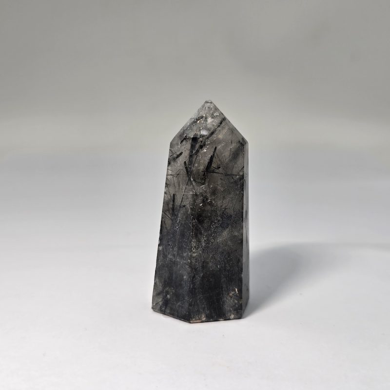 Point_chalazia_me_tourmalini_P434_lavriostone