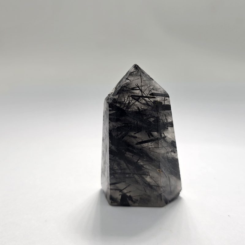 Point_chalazia_me_tourmalini_P436_lavriostone