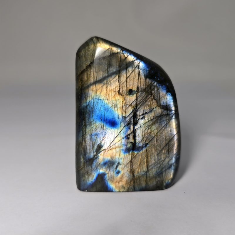 rainbow_labradoritis_min2987_lavriostone