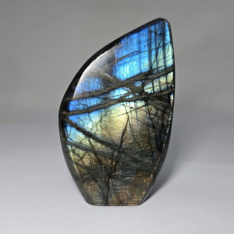 rainbow_labradoritis_min2991_lavriostone