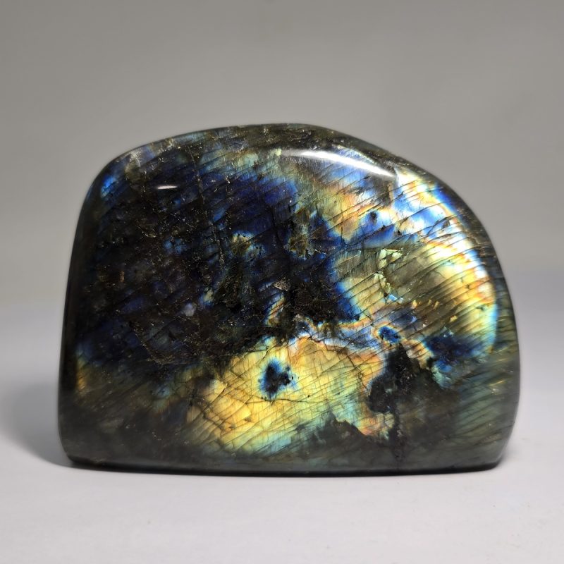 rainbow_labradoritis_min2992_lavriostone