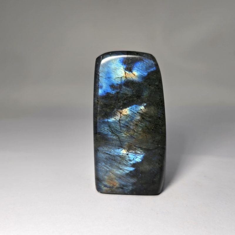 rainbow_labradoritis_min2999_lavriostone