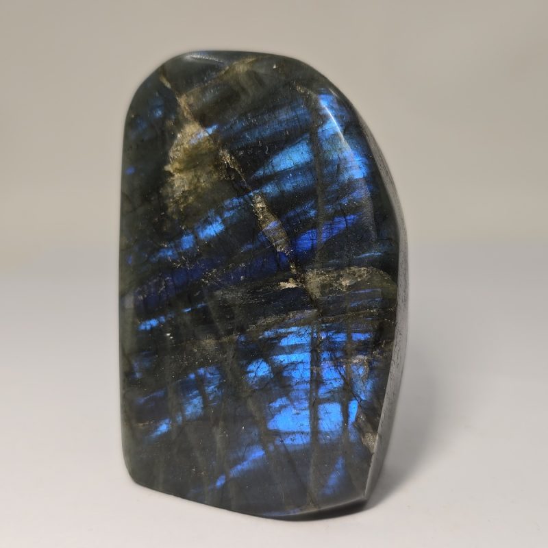 rainbow_labradoritis_min3001_lavriostone