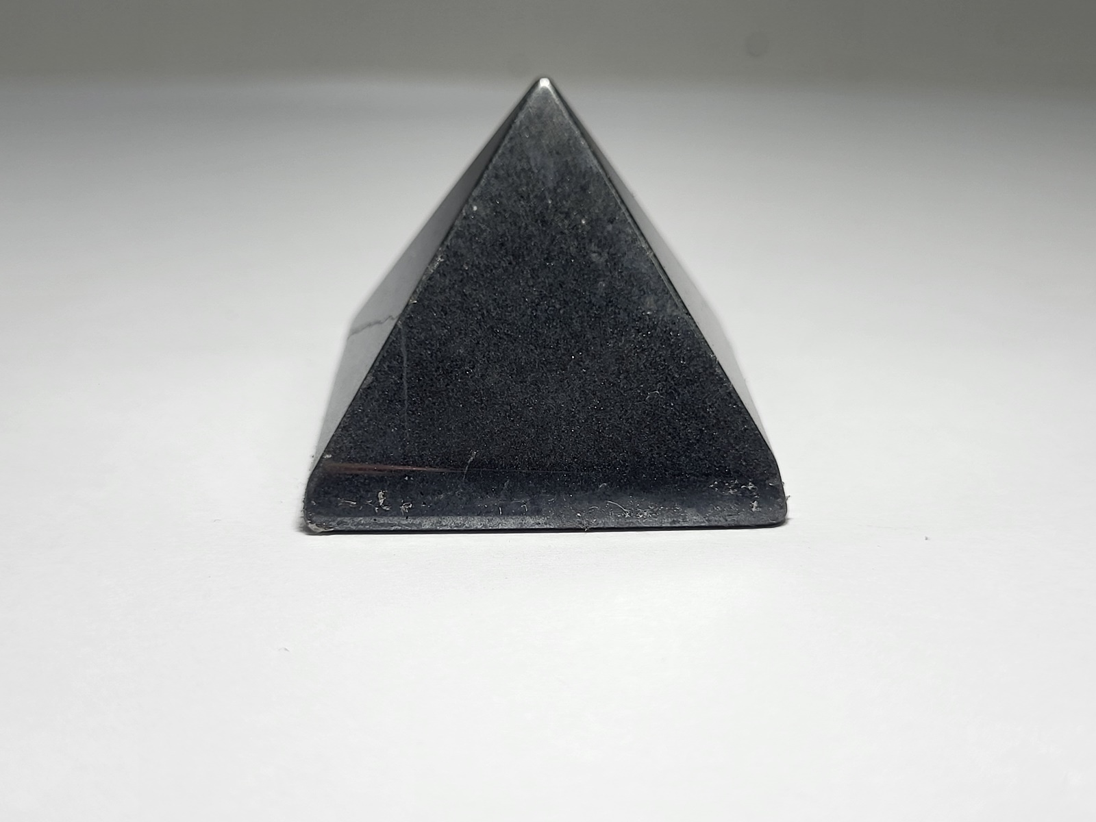 Pyramida Aimatiti- Pyramid Hematite -Min 3117 (9) Pyramida Aimatiti- Pyramid Hematite -Min 3117 (9)