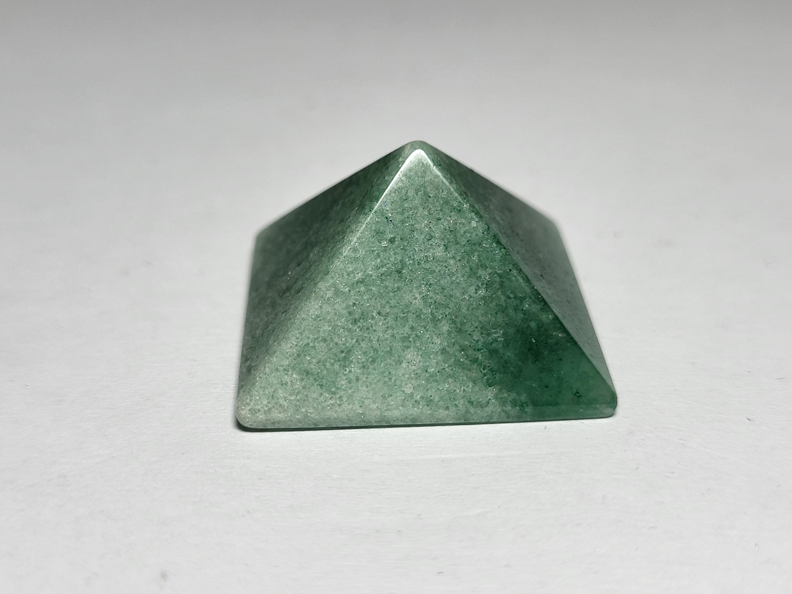 Pyramida Aventourini-Pyramid Aventurine- Min3126(20) Pyramida Aventourini-Pyramid Aventurine- Min3126(15)