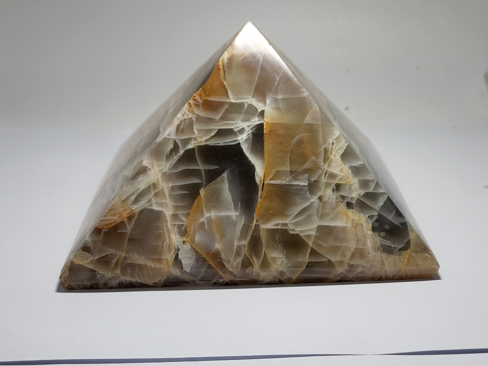 Pyramida Kafe Feggaropetra -Pyramid Brown Moonstone- Min3132 (11) Pyramida Kafe Feggaropetra -Pyramid Brown Moonstone- Min3132 (11)