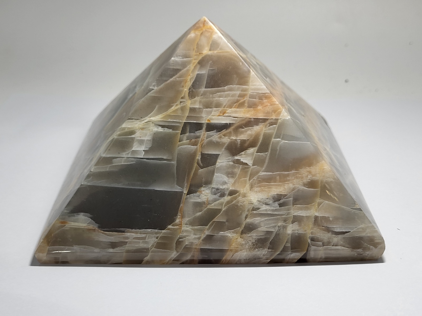 Pyramida Kafe Feggaropetra -Pyramid Brown Moonstone- Min3132 (12) Pyramida Kafe Feggaropetra -Pyramid Brown Moonstone- Min3132 (11)