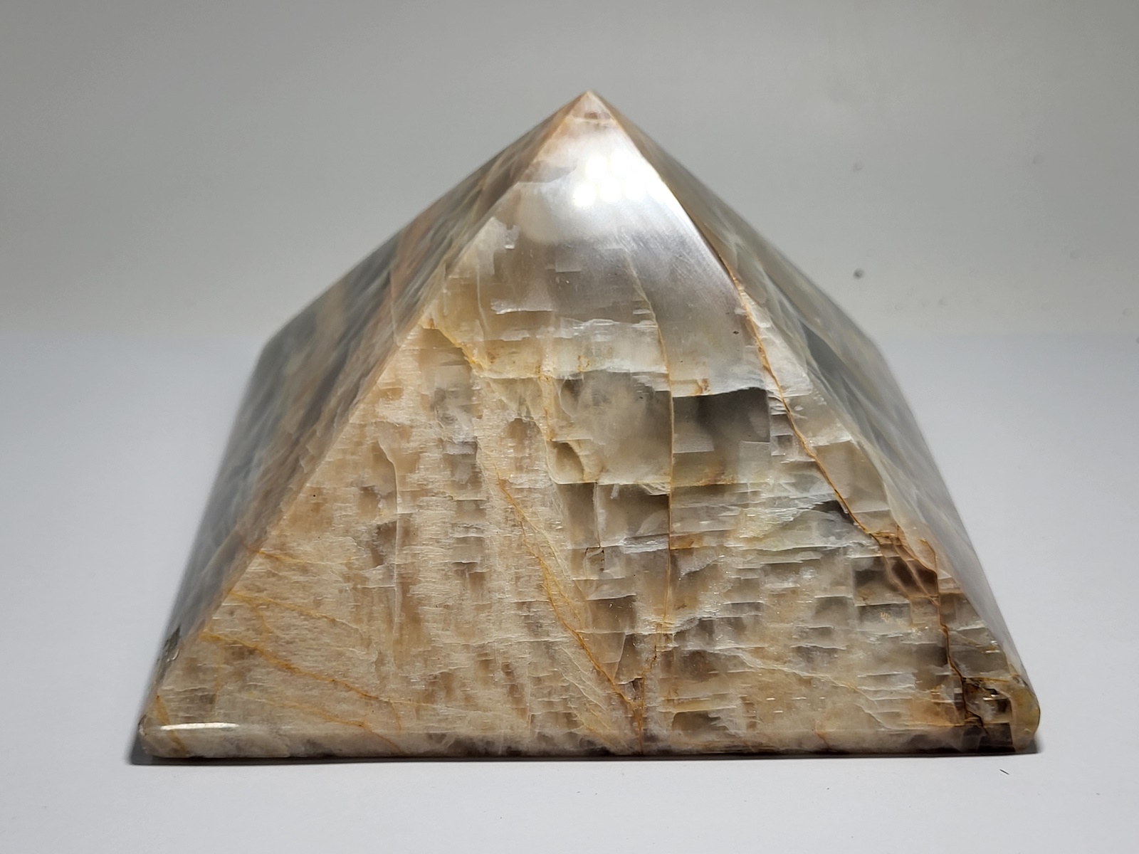 Pyramida Kafe Feggaropetra -Pyramid Brown Moonstone- Min3132 (5) Pyramida Kafe Feggaropetra -Pyramid Brown Moonstone- Min3132 (11)