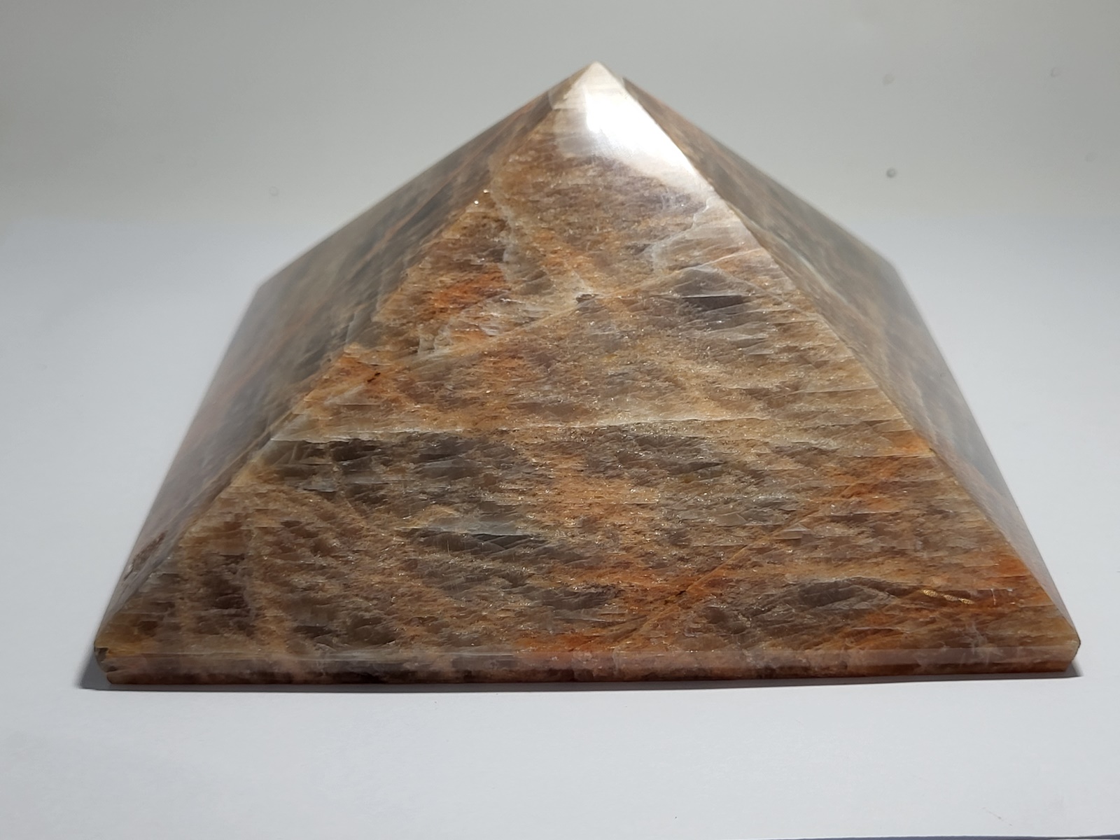Pyramida Kafe Feggaropetra -Pyramid Brown Moonstone- Min3133 (6) Pyramida Kafe Feggaropetra -Pyramid Brown Moonstone- Min3133 (5)