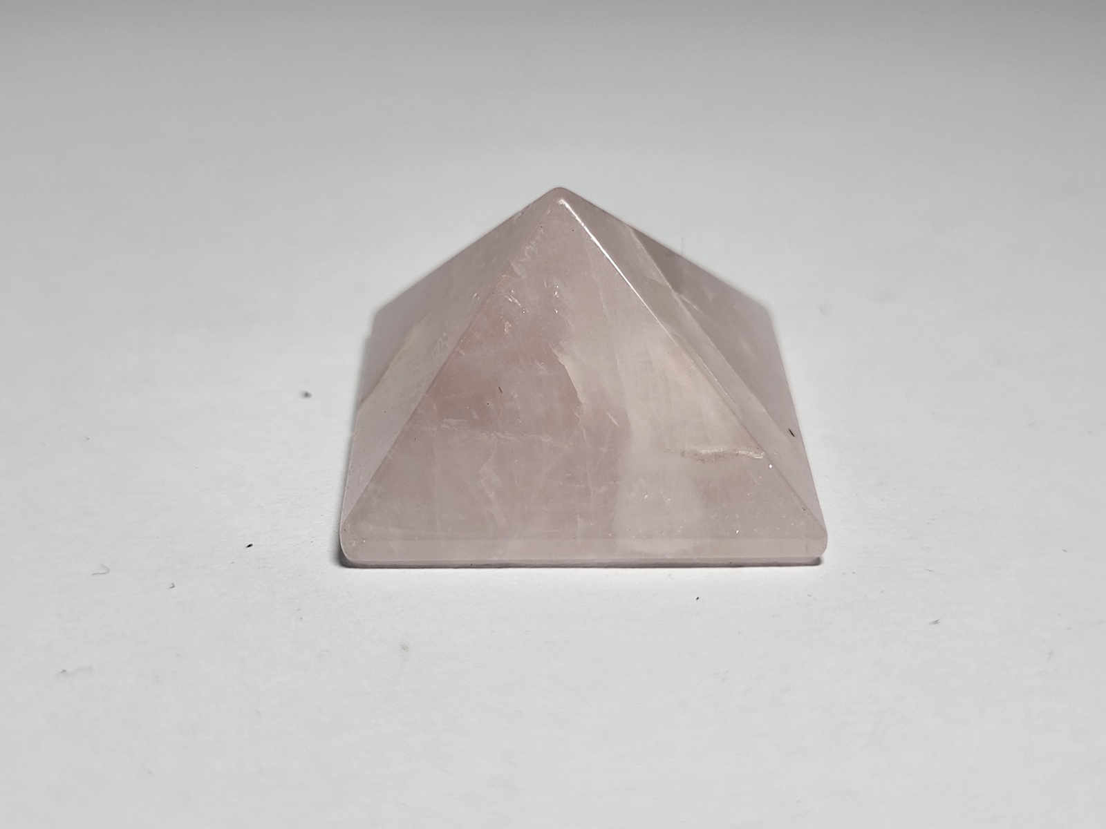 Pyramida Roz Xalazia-Pyramid Rose Quartz-Min3119 (11) Pyramida Roz Xalazia-Pyramid Rose Quartz-Min3119