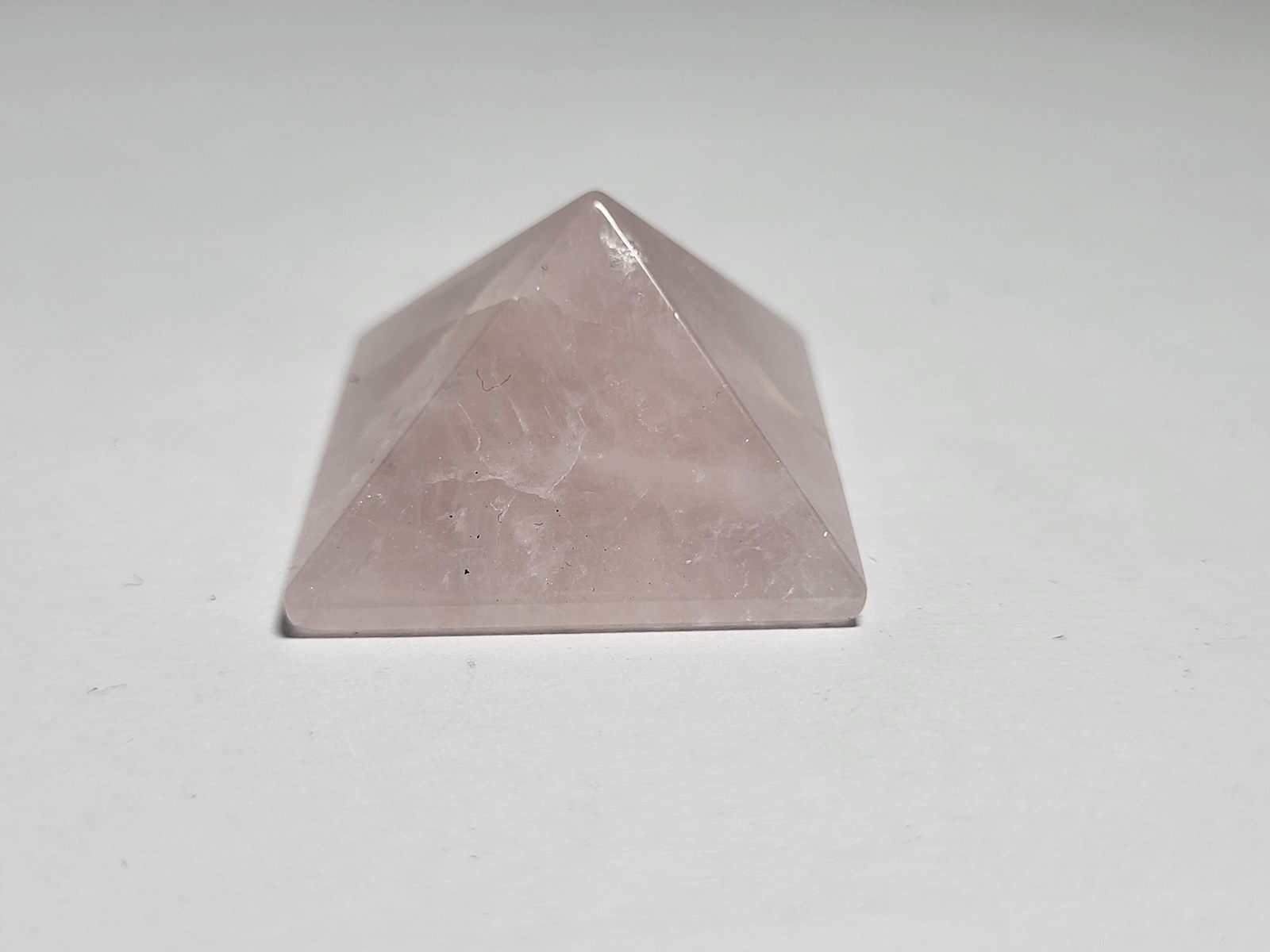 Pyramida Roz Xalazia-Pyramid Rose Quartz-Min3119 (14) Pyramida Roz Xalazia-Pyramid Rose Quartz-Min3119