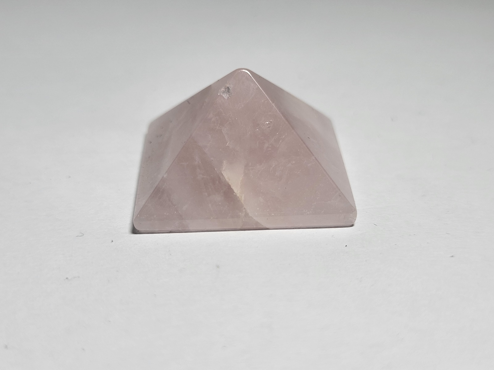 Pyramida Roz Xalazia-Pyramid Rose Quartz-Min3119 (15) Pyramida Roz Xalazia-Pyramid Rose Quartz-Min3119
