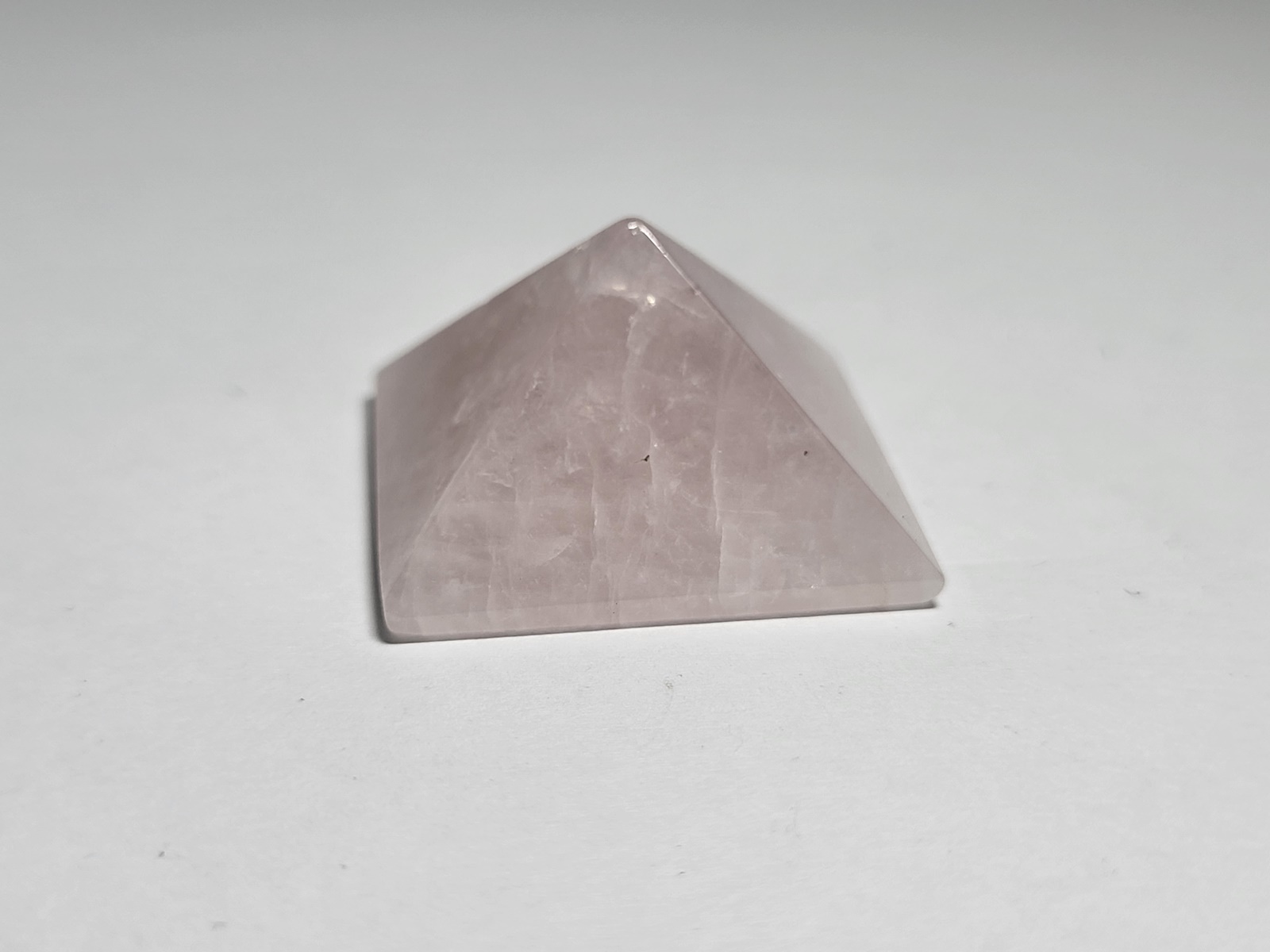 Pyramida Roz Xalazia-Pyramid Rose Quartz-Min3118 (8) Pyramida Roz Xalazia-Pyramid Rose Quartz-Min3118 (7)